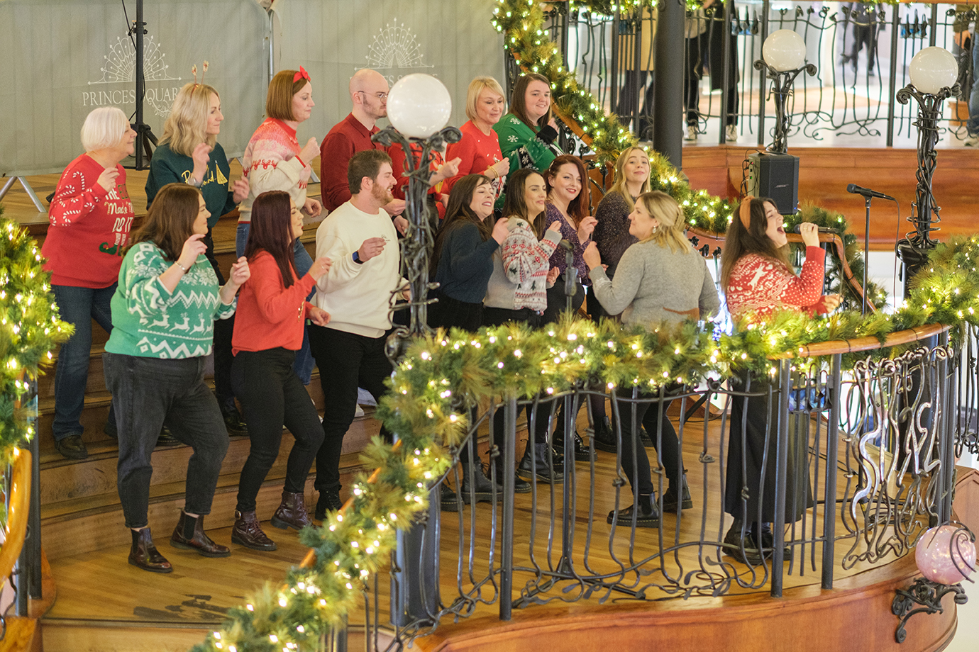 Princes Square brings festive cheer to Maggie's Centre and raises over